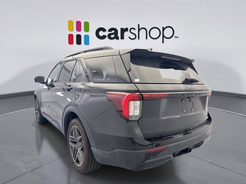 Used 2025 Ford Explorer ST-Line w/ ST-Line Street Pack AWD/4WD image 3