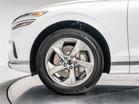 New 2026 Genesis GV70 2.5T Select image 12