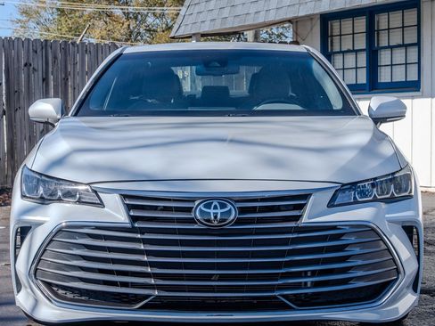 Used 2020 Toyota Avalon XLE image 8