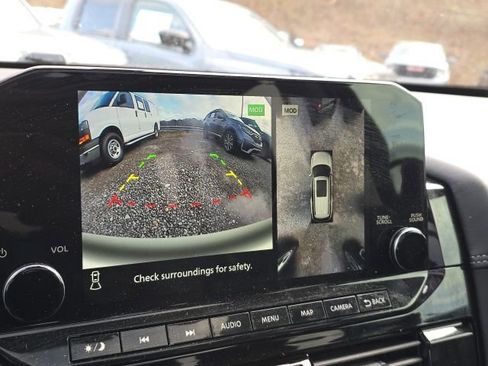 Certified 2024 Nissan Pathfinder Platinum image 17