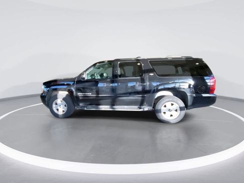 Used 2013 Chevrolet Suburban LT w/ Suspension Package, Off-Road AWD/4WD image 5