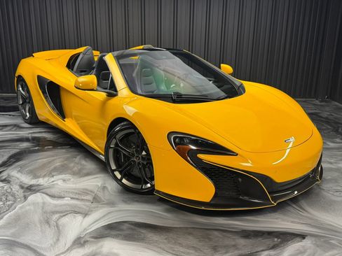 Used 2015 McLaren 650S Spider RWD image 19
