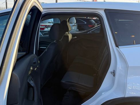 Used 2015 Ford Escape SE image 11