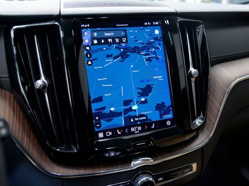 Used 2023 Volvo XC60 T8 Ultimate w/ Protection Package Premier image 21