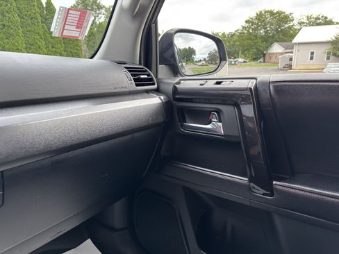 Used 2016 Toyota 4Runner Trail AWD/4WD image 23