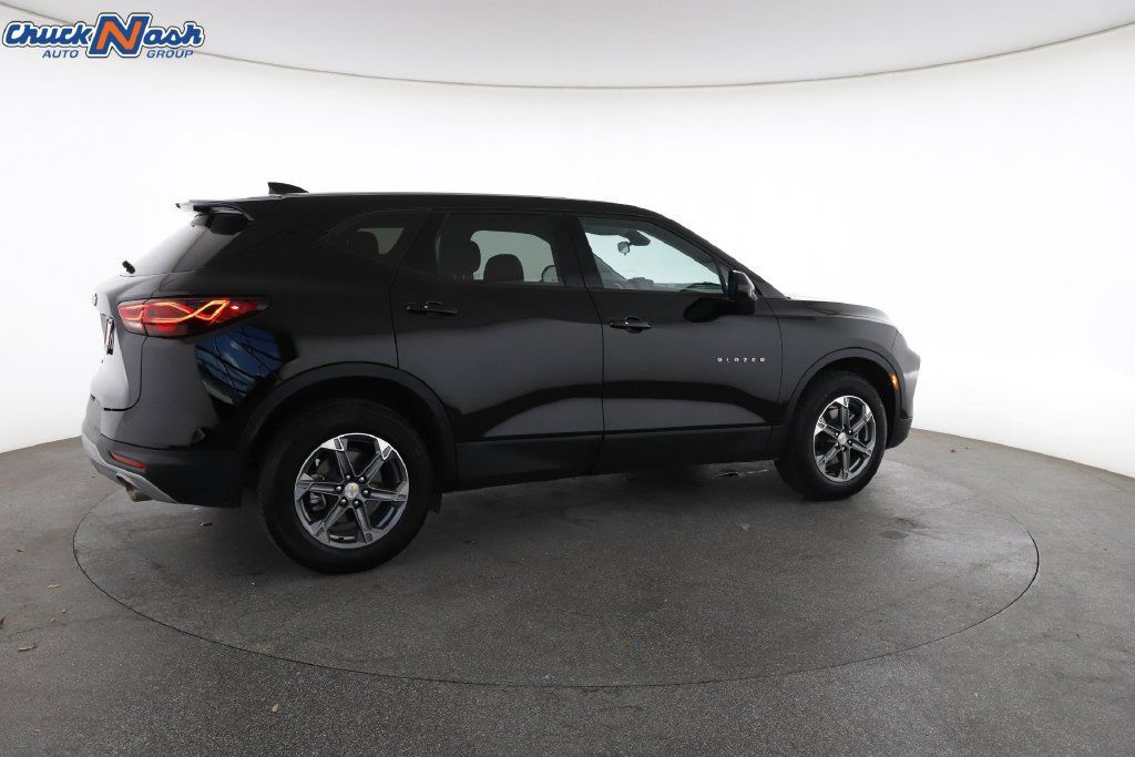 Used 2026 Chevrolet Blazer LT FWD image 13