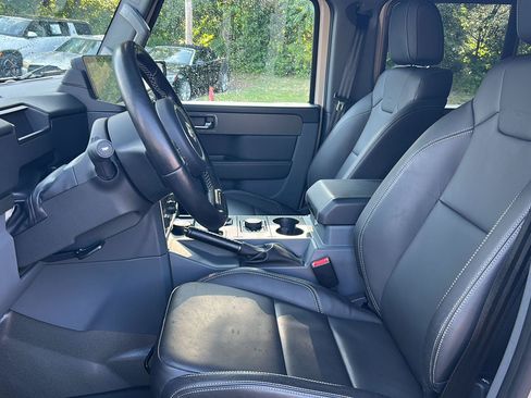 Used 2025 INEOS Grenadier AWD/4WD image 9