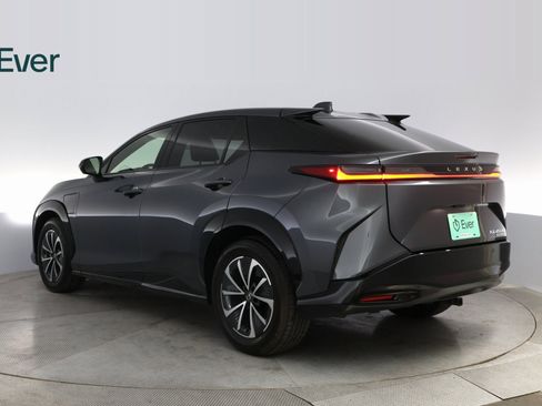 Used 2023 Lexus RZ 450e Premium image 14