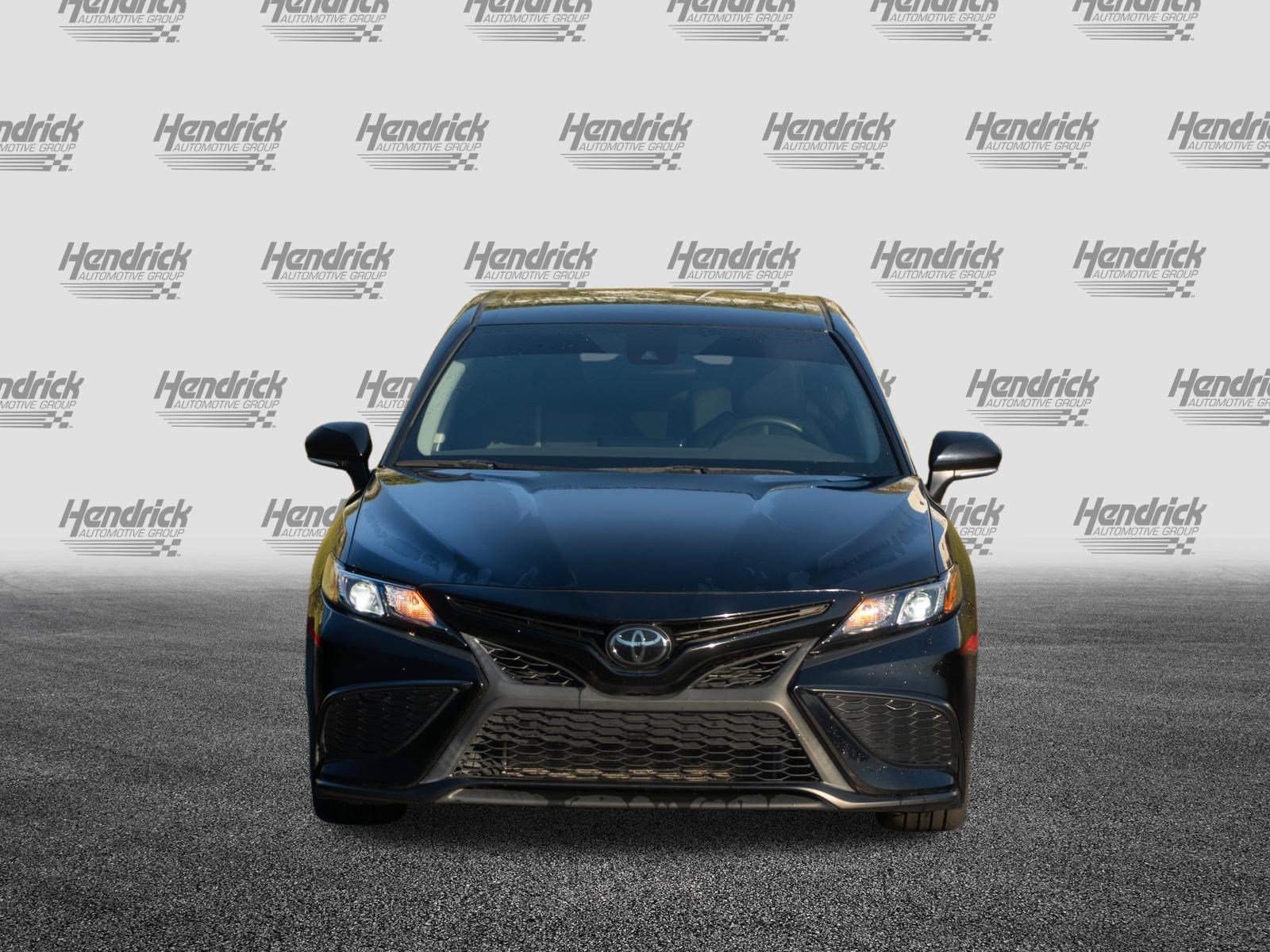 Used 2024 Toyota Camry SE FWD image 3