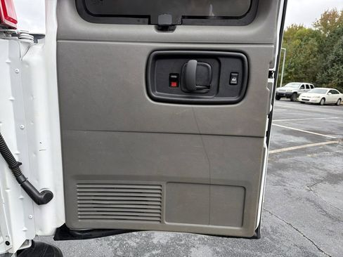 Certified 2024 GMC Savana 3500 LS image 19