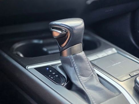 Used 2022 Lexus UX 250h 250h Base image 32