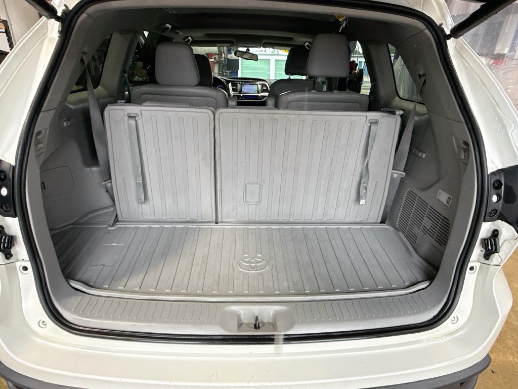 Used 2016 Toyota Highlander XLE AWD/4WD image 26