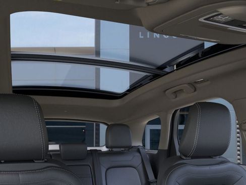 New 2026 Lincoln Corsair Premiere image 22