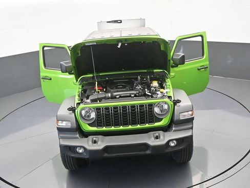 Used 2025 Jeep Wrangler Sport image 61