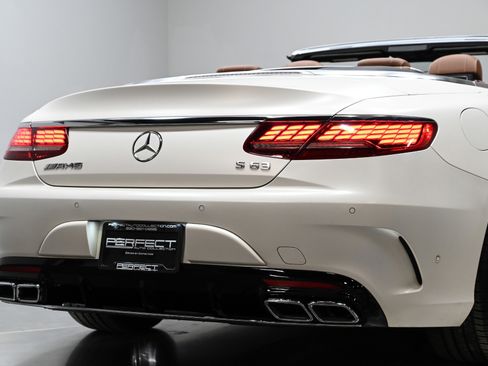 Used 2019 Mercedes-Benz S 63 AMG 4MATIC Cabriolet w/ Driver Assistance Package image 54