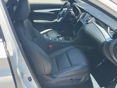 Used 2021 INFINITI QX50 Luxe FWD image 9