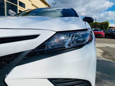 Used 2022 Toyota Camry SE FWD image 17