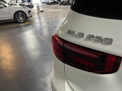 Certified 2025 Mercedes-Benz GLB 250 4MATIC image 14