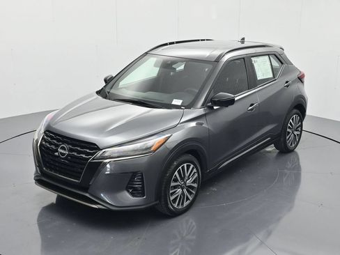 Certified 2024 Nissan Kicks SR FWD image 28