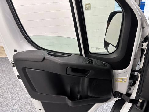 Used 2026 RAM ProMaster 2500 w/ Convenience Group FWD image 32