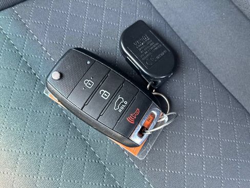 Used 2020 Kia Sorento L FWD image 25