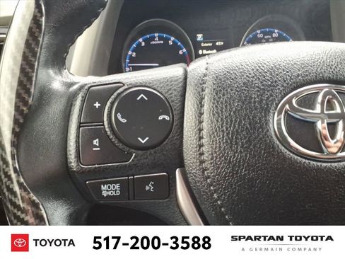Used 2018 Toyota RAV4 XLE image 16