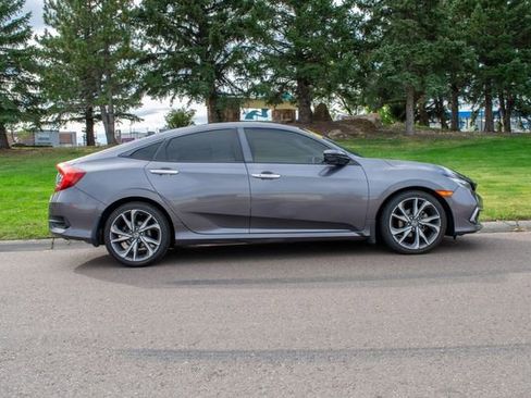 Used 2019 Honda Civic Touring image 7
