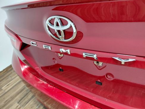 Used 2020 Toyota Camry SE image 9