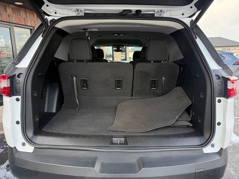 Used 2020 Chevrolet Traverse LT image 21