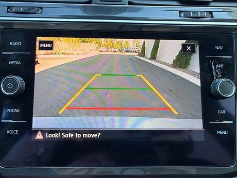 Certified 2020 Volkswagen Tiguan SEL image 17