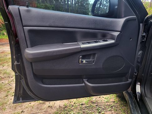 Used 2010 Jeep Grand Cherokee Laredo image 25