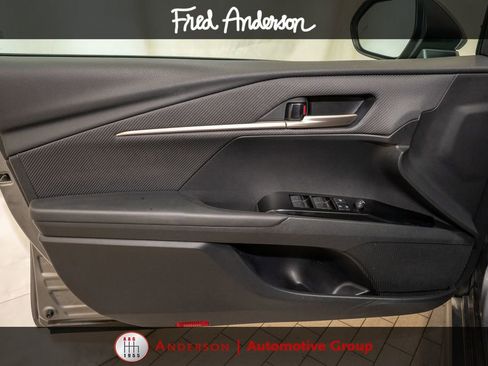 Used 2025 Toyota Camry SE FWD image 11