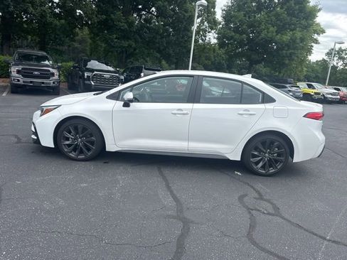 Used 2025 Toyota Corolla SE FWD image 8