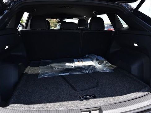 New 2026 Volkswagen Atlas Cross Sport SE FWD image 23