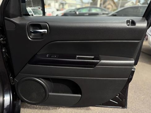 Used 2014 Jeep Patriot Sport w/ Power Value Group image 32