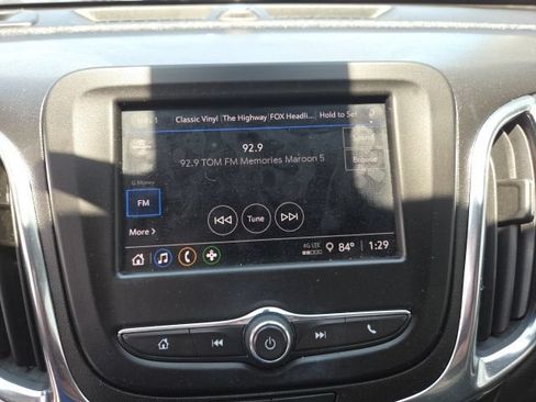 Used 2023 Chevrolet Equinox LT AWD/4WD image 4