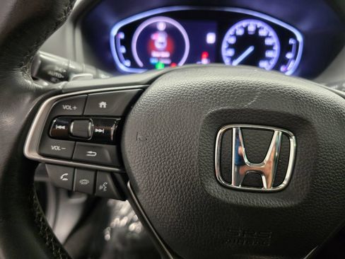 Used 2019 Honda Accord Touring image 18