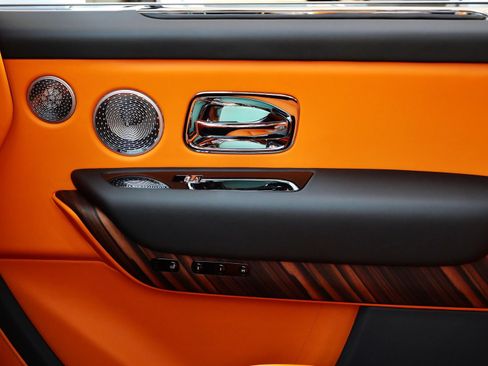 Certified 2024 Rolls-Royce Cullinan AWD/4WD image 11