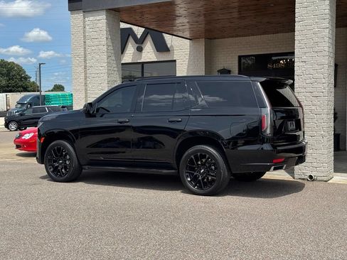 Used 2023 Cadillac Escalade Premium Luxury AWD/4WD image 9