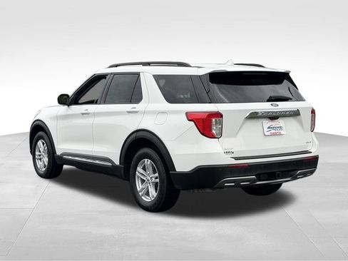 Used 2022 Ford Explorer XLT w/ Equipment Group 202A AWD/4WD image 15