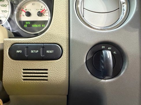 Used 2004 Ford F150 Lariat image 23