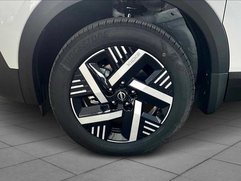 New 2026 Nissan Kicks SV image 9