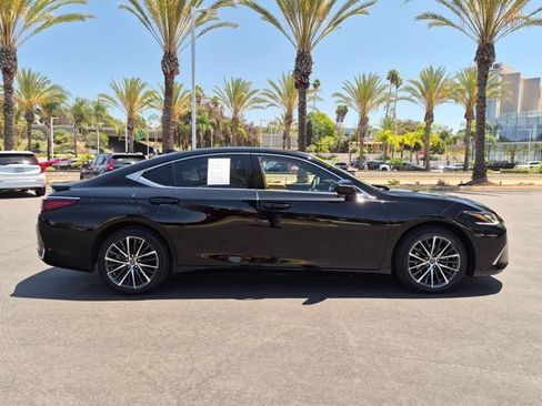 Used 2024 Lexus ES 300h w/ Premium Package FWD image 4