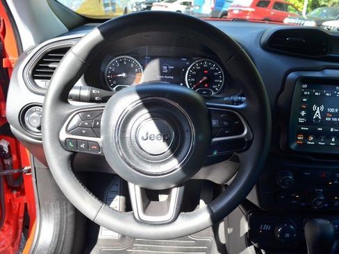 Used 2022 Jeep Renegade Latitude image 18