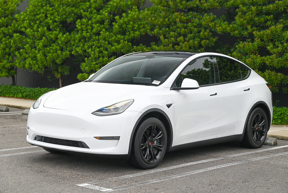 Used 2020 Tesla Model Y Long Range AWD/4WD image 1