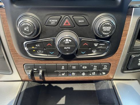 Used 2017 RAM 2500 Laramie w/ Convenience Group AWD/4WD image 27