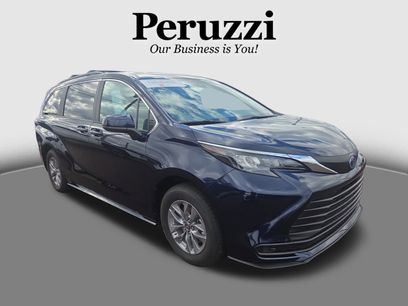 Used 2025 Toyota Sienna LE