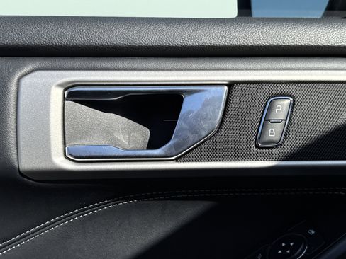 Used 2020 Ford Explorer XLT w/ Equipment Group 202A image 23