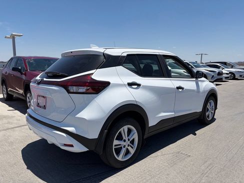 Used 2025 Nissan Kicks Play S FWD image 2
