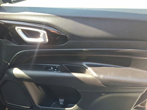 Certified 2023 Jeep Compass Limited image 10